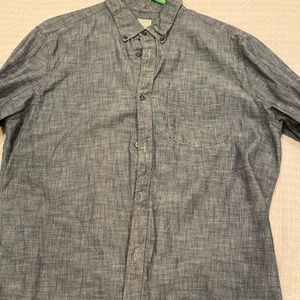 Gap men’s chambray button down shirt